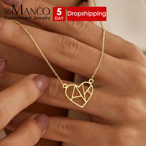 Collier tendance avec pendentif personnalisé en acier inoxydable avec initiale de nom, plaqué or, pour Noël, anniversaire - Product Image 1