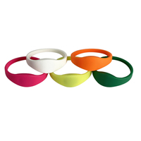 Bracelet en silicone RFID personnalisé 13,56 MHz NFC |   Bracelet de paiement sans argent liquide pour les événements |   Bande de contrôle d'accès imperméable