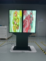 Affichage numérique LCD sur pied extérieur tactile 4K IP66 personnalisé à 3 écrans, affichage publicitaire haute luminosité, caractéristiques imperméables