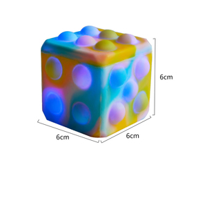 Nouveau jouet anti-stress 3D Squishy Dice Push Pop Ball pour garçons et filles de 5 à 7 ans - Product Image 1