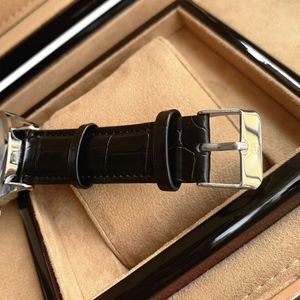 Montre pour homme noire transfrontalière, expédition directe pour les affaires, simple et élégante, étanche avec calendrier et mouvement à quartz - Product Image 1