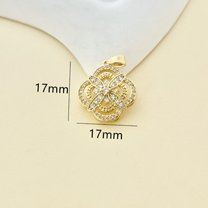 Pendentif en zircon en forme de fleur, collier plaqué or de 17 mm, bijoux cadeau unisexe - Product Image 1