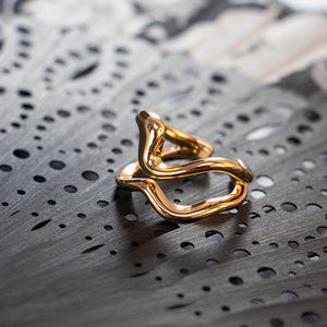 Anillo de Diseño Ondulado Vintage Chapado en Oro de 18K de J&D para Uso Diario Unisex - Product Image 2