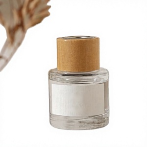 Supports de bougies artisanaux vides en bois avec bouchons en rotin, pots en verre rechargeables de 50 ml (1,7 oz) pour bricolage, parfums et centres de table de mariage - Product Image 4