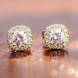 Boucles d'oreilles en or E3545 avec diamants naturels taille coussin, style classique pour femme - Product Image 3