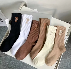 Tùy Chỉnh Vớ Chất Lượng Cao Thêu Thoáng Khí Tùy Chỉnh Crew Vớ Phụ Nữ Giản Dị Thư Tùy Chỉnh In Vớ - Product Image 1