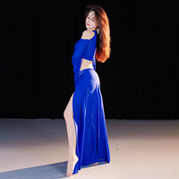 Ensemble deux pièces de danse orientale brillant pour femme 2026, à manches longues, avec fentes latérales doubles, pour spectacle de danse du ventre