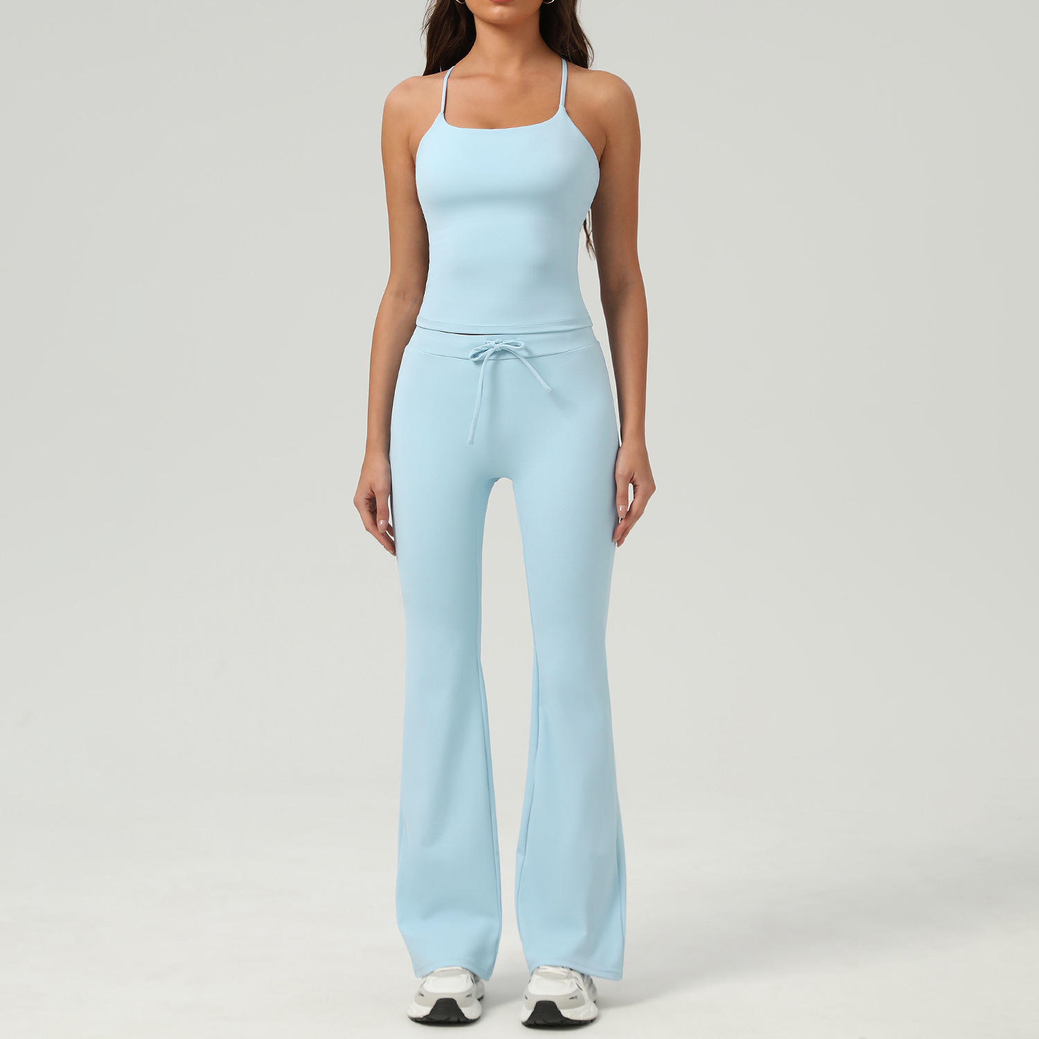 เสื้อกล้ามสีฟ้า + เลกกิ้งขาบาน