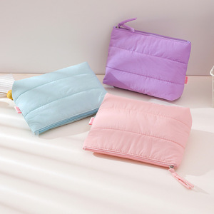 Nouvelle trousse de toilette tendance, étanche et portable pour les voyages - Product Image 2