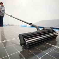 Brosse de nettoyage rotative portative pour panneaux photovoltaïques, utilisable à sec et à l'eau, pour l'entretien des centrales solaires complexes