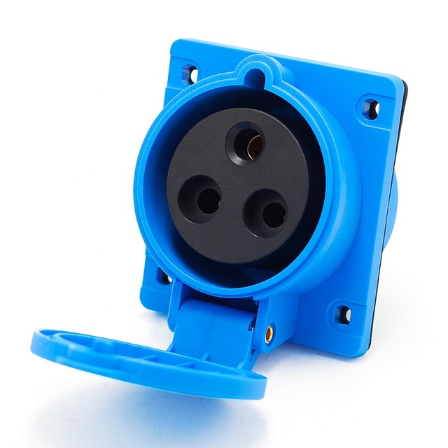 IP44 Waterproof & Dustproof 32A Power Socket 3 Core Industrial Receptacles with Certification Plug & Socket Type