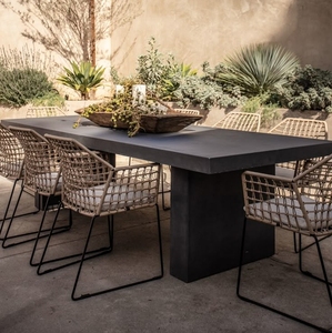 Table d'extérieur ronde en ciment minimaliste moderne, style Wabi Sabi, mobilier de jardin en béton GFRC pour projets hôteliers et de complexes hôteliers, OEM - Product Image 5
