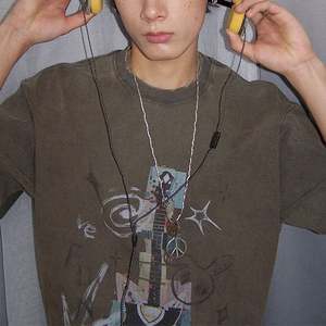 2025 T-shirts graphiques sérigraphiés personnalisés 100% tissu tricoté en coton pour votre propre logo de marque - Product Image 5