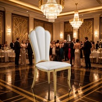 Chaise d'événement de luxe en forme de pétale avec pieds en métal doré, assise rembourrée en PU, structure démontable pour mariage et restaurant
