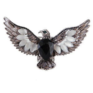 Criativo Retro Cat Eye Stone <span class=keywords><strong>Eagle</strong></span> Espalhando Asas Broche para Presentes Partes Engagements Feito de Liga Animal Acessório - Product Image 2