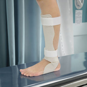 [Spot Supply] Klarity Large <span class=keywords><strong>Medical</strong></span> Thermoplastic Knee Ankle Splint, Penyangga Ortopedi Ringan yang Sudah Dipotong untuk Patah Tulang atau Keseleo - Product Image 2