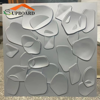 Magnifique panneau de plafond suspendu 3D transparent et imperméable pour balcon
