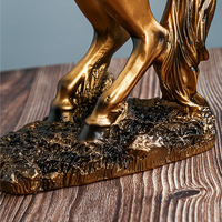 Decoración de resina para el hogar, estilo europeo, con diseño de caballo victorioso, para decoración de oficina o vinoteca, ideal como regalo de inauguración y de mudanza.