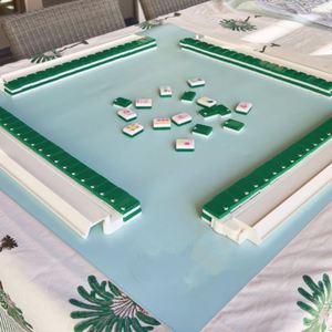 Tapis de jeu de Mahjong coloré, tapis de table de jeu réversible en cuir, prêt à être expédié, accessoires de Mahjong - Product Image 1