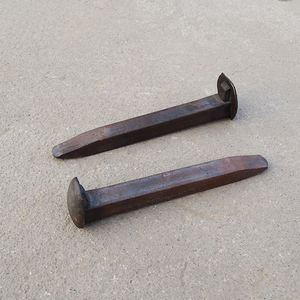 Clou mécanique fabriqué par des machines, soumis aux procédés tels que le forgeage, le <span class=keywords><strong>traitement</strong></span> thermique et le filetage. - Product Image 4