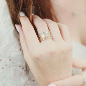 Anello a Cuore per Donne, Aperto e Regolabile, Bicolore in Rame, Gioiello Romantico Elegante per Uso Quotidiano - Product Image 3