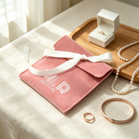 Petite pochette de rangement personnalisée en velours suédé pour bijoux, emballage avec logo