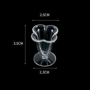 Vente en gros de nouveaux mini-tasses à bière simulées, accessoires miniatures pour maison de poupée - Product Image 2