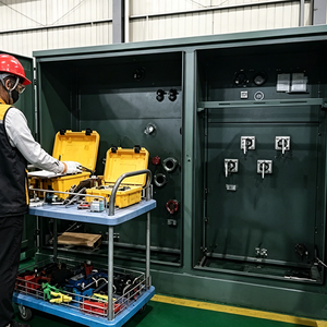 Transformador Trifásico de 300 kVA Montado en Plataforma, 12.47kV a 480V, Alimentación en Bucle, para Uso Residencial y Comercial - Product Image 1