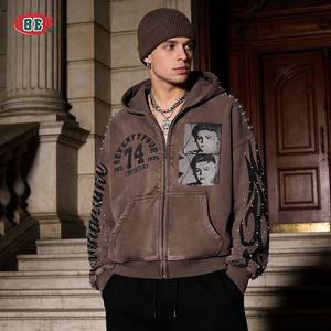 هوديز رجالية بتصميم عتيق وغسيل حمضي مع طباعة DTF، مقاسات كبيرة حتى XXL، مزينة بالأحجار الكريمة وسحاب، من مصنعي الملابس بالجملة - Product Image 1