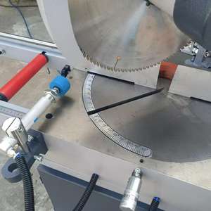 Sierra de corte de perfil de aluminio de cabezal único con hoja de 350 mm - Product Image 3