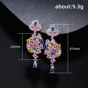 Eleganti Orecchini Pendenti Floreali Colorati per Donne, Orecchini Pendenti 3D con Pietre Scintillanti, Gioielli alla Moda per Feste, Vendita all'Ingrosso - Product Image 5