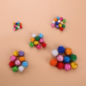 Pompons multicolores assortis pour les arts et l'artisanat Boules de pompons à nuances dégradées pour les fournitures de <span class=keywords><strong>loisirs</strong></span> et les jouets en pâte créative, pompons - Product Image 3