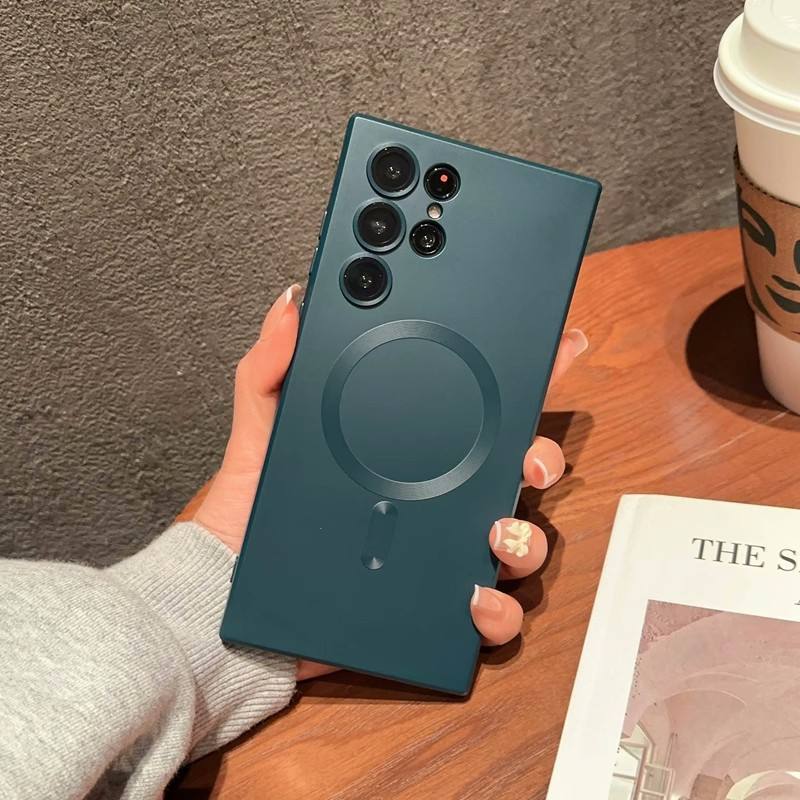 สีเขียวเข้ม