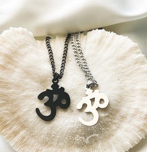 Collier Om en acier inoxydable pour homme, bijoux inspirants, énergie mystique et cadeau spirituel pour mon <span class=keywords><strong>professeur</strong></span> <span class=keywords><strong>de</strong></span> <span class=keywords><strong>yoga</strong></span>, symbolique pour les bouddhistes - Product Image 4