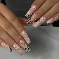 Ongles Press-on Faits Main Carrés Nude Blancs French – Designs d'Ongles Artificiels Élégants Couverture Complète Réutilisables pour Femmes et Salons