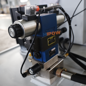 Presse hydraulique verticale à quatre colonnes et trois poutres HIPOW Y32-20T, contrôlée par PLC, moteur 3,7 kW, 220/380/400/415 V, 50/60 Hz, 4T - Product Image 3