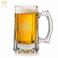 Vente en gros de chope en verre à bière classique de style allemand avec poignée lourde pour hôtels, pubs et bars locaux