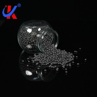Granulés de PBT vierges noirs en fibres de carbone longues (LCF40, CF10, CF30) pour extrusion et injection