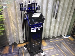 เครื่องทำทรีทเมนต์หน้าไฮดราออกซิเจนอเนกประสงค์ 10 in 1 ระดับมืออาชีพ อุปกรณ์บำบัดผิวหน้าด้วยออกซิเจนและน้ำ - Product Image 3