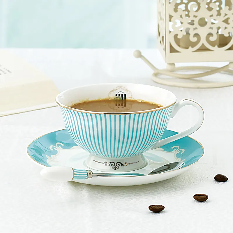 Modern kemik çin çayı fincan ve çay tabağı seti ve kaşık porselen kemik çin çayı fincan seti ev