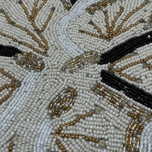 Mantel Individual con cuentas, cargador redondo hecho a mano para comedor de lujo y decoración de vacaciones, pieza única hecha a mano con cuentas, mantel, inauguración de la casa - Product Image 1