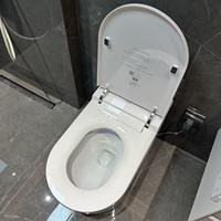 WC intelligent moderne à nettoyage automatique, cuvette de toilette électronique à ouverture et chasse d'eau automatiques par capteur