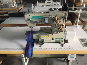 Máquina de Coser Interlock Yamantao 2700 Original de Segunda Mano, Tres Agujas, Cinco Hilos, Precio - Product Image 3