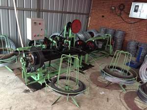 Venta caliente de alta velocidad de malla de alambre de púas <span class=keywords><strong>que</strong></span> <span class=keywords><strong>hace</strong></span> la máquina <span class=keywords><strong>Tribulus</strong></span> máquina de alambre de púas <span class=keywords><strong>que</strong></span> teje la malla de alambre de acero <span class=keywords><strong>que</strong></span> <span class=keywords><strong>hace</strong></span> la máquina - Product Image 4