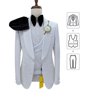 Costume 3 pièces élégant <span class=keywords><strong>blanc</strong></span> <span class=keywords><strong>pour</strong></span> <span class=keywords><strong>homme</strong></span>, coupe ajustée, blazer simple boutonnage avec gilet et <span class=keywords><strong>pantalon</strong></span>, grandes tailles, idéal <span class=keywords><strong>pour</strong></span> le bureau, les occasions décontractées et les mariages - Product Image 1