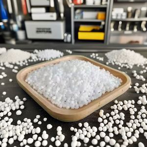 Directo de fábrica Urea blanca N46 % Fertilizante orgánico granular prilled 46-0-0 Urea sin recubrimiento con recubrimiento de azufre para plantas flexibles - Product Image 1