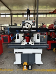 Machine à alésage et à découpe de sièges de soupapes LD180D 3 axes pour moteurs automobiles, motocyclettes et tracteurs, 14-65 mm, à flottation pneumatique - Product Image 4