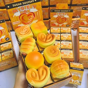 ชุดของเล่นบีบคลายเครียด SugarSquishy แบบกล่องสุ่ม 8 ชิ้น ขายดีข้ามพรมแดน เนื้อนุ่มเด้งคืนรูปช้า - Product Image 2