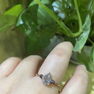 แหวนหมั้นเพชรดำควอตซ์รูไทเลตสีดำประดับด้วยทองคำสีโรสโกลด์สามเม็ด - Product Image 4