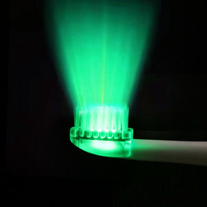 Cepillo de Dientes para Niños con Luz Verde que Ilumina las Áreas Ciegas Orales, Limpieza Profunda de los Dientes, Cepillo de Dientes Divertido para Niños - Product Image 1